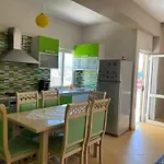 Sea View Apartment, * 히마레