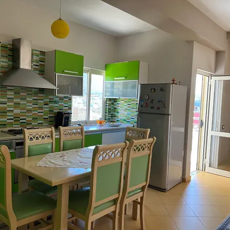 Sea View Apartment, * Himara